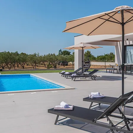 Pi25 Villa Bristane
