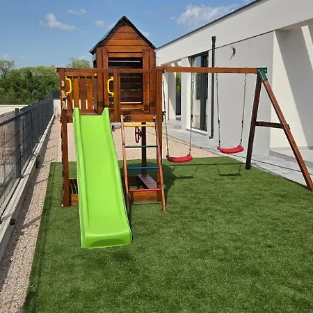 Villa Pi25 *