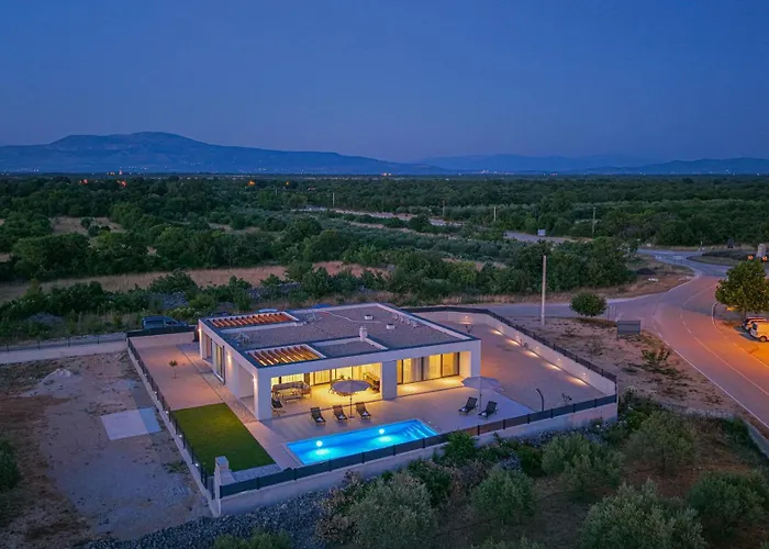 Pi25 Вилла Bristane